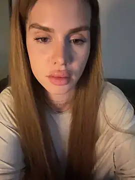 Chat +18 de EmiliaCatalina ao vivo