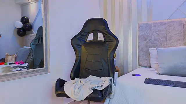 Tayra_Pradit live XXX chat