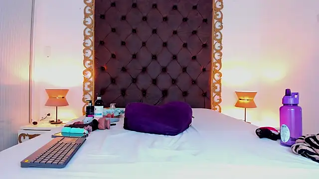 XXX chat uživo modela AlinaMilf