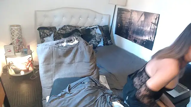 NinaDOM4CUMのライブXXXチャット