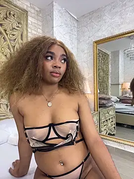 Pokazy przed kamerką – CharlothMavis