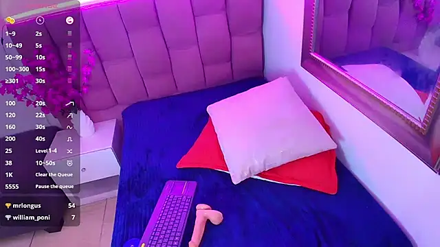 แชท XXX สดของ tiiny_emilly