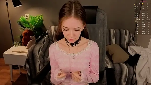 tinyanie Chat XXX live