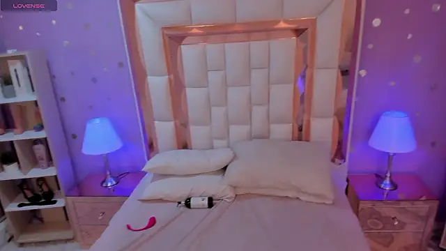 Goldentemptation_ – webcam-show