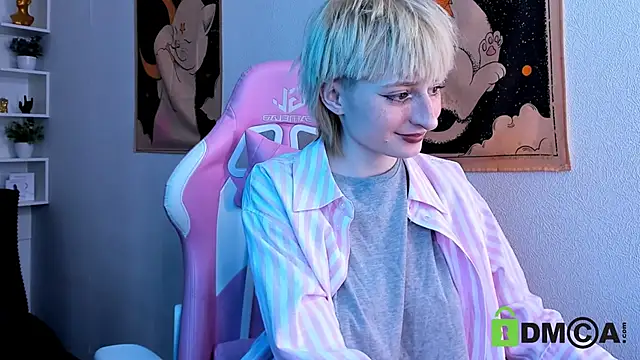 Kira__Cutie Chat XXX live