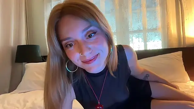 SirenaBelle Live XXX Chat