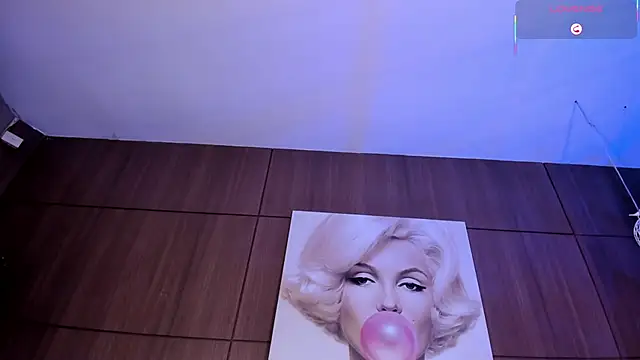 XXX chat uživo modela AgattaDuque