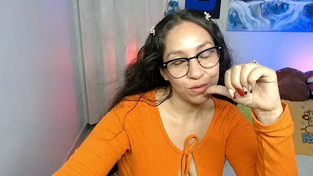 naihroby 即時 XXX 聊天