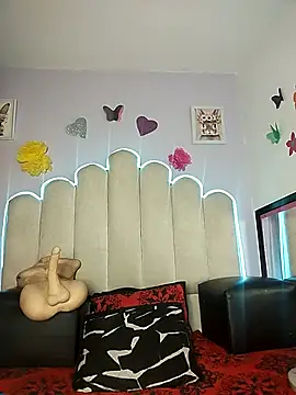 Meriiida: διαδικτυακό σόου στην κάμερα