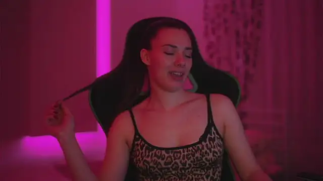 XXX chat uživo modela CandyStorm