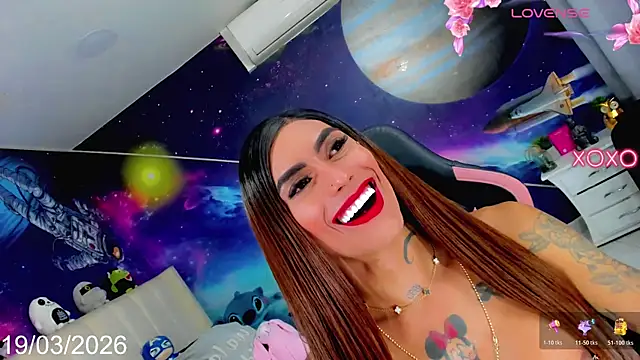 Nella_Dolls: διαδικτυακό σόου στην κάμερα