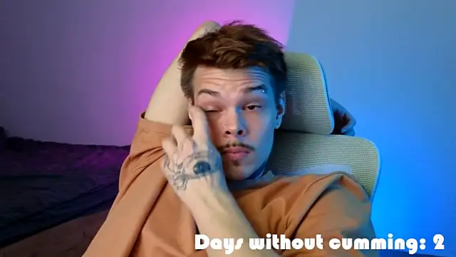 DENIS_HERE webkamerás műsora