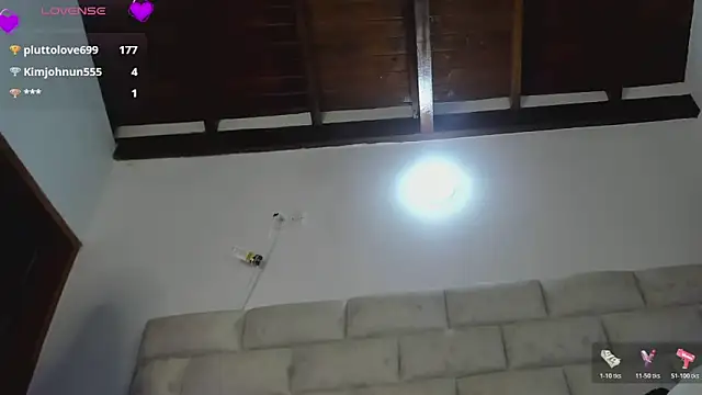 Chat +18 de DulceJones ao vivo