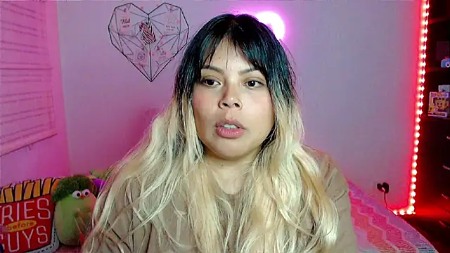 Chat XXX en directo de EllieMoonX