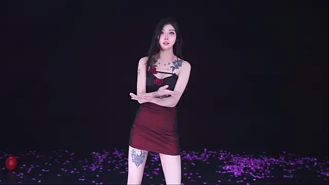 LuckyGirl-999 Chat XXX in diretta