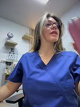 alicee16 Adlı Modelin Canlı XXX Sohbeti