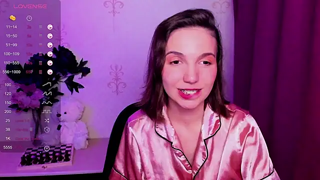 Chat +18 de KindHazelHere_ ao vivo