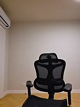 MiaRides19: онлайн-секс-чат