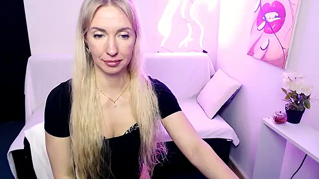 Cute_Smile_Shy Chat XXX live