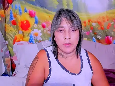 indianroxy's Live XXX Chat