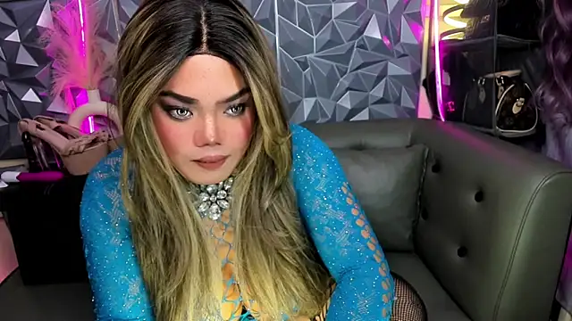 AlwaysHornyMia Webcamshow