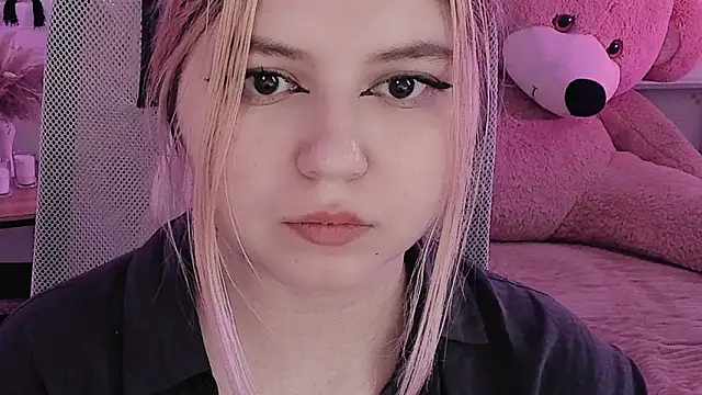 DiaAngell's Live XXX Chat