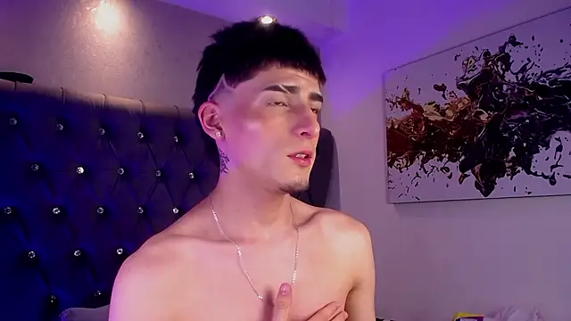 MateoMitchell élő XXX-chatje