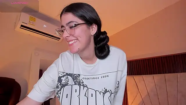 _Niah_ Adlı Modelin Web Kamerası Şovu