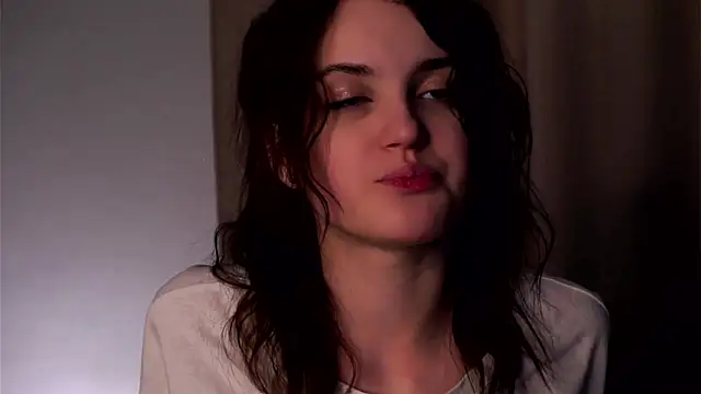 EffieHenri Adlı Modelin Canlı XXX Sohbeti