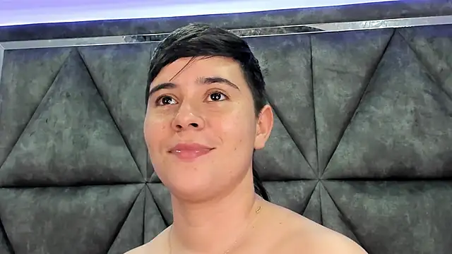 Chat XXX ao vivo de AbbySmiitth_