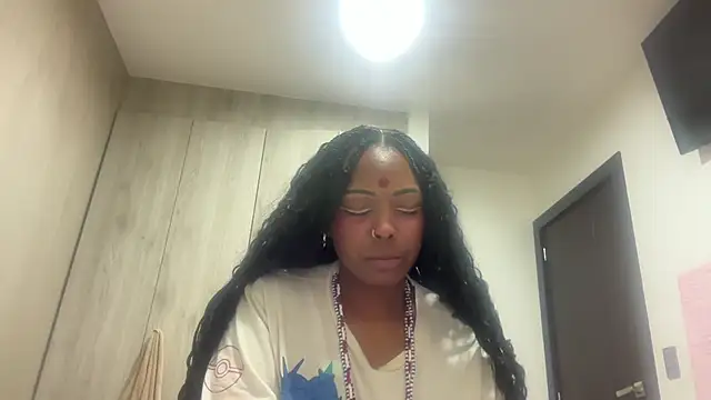 Онлайн чат XXX ChocolateCakeQueen