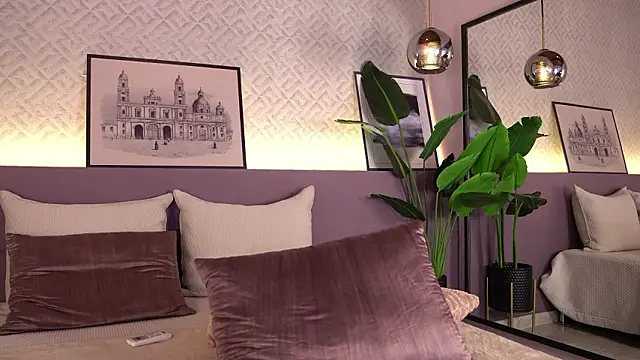 ElleDiane Chat XXX live