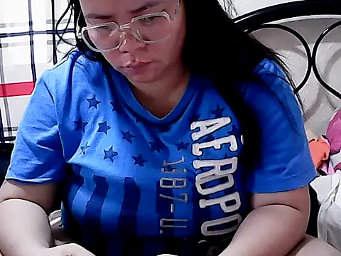 Živý XXX chat HornyPussie69