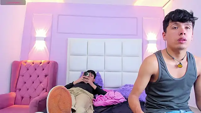 Czat XXX na żywo – hoot_booys_