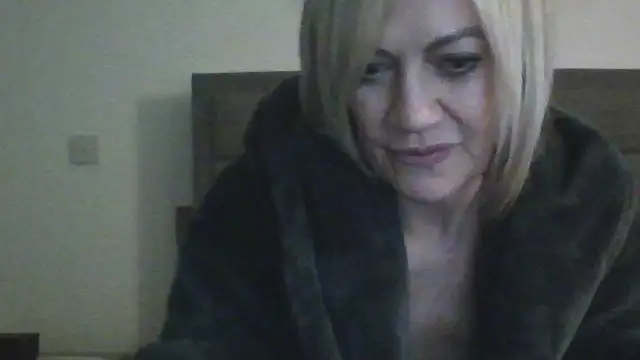 Milfshake227 Live XXX-chat