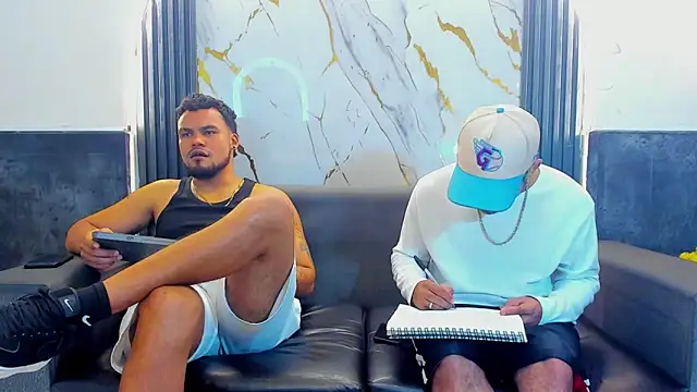 Latins_on_fire 웹캠 쇼