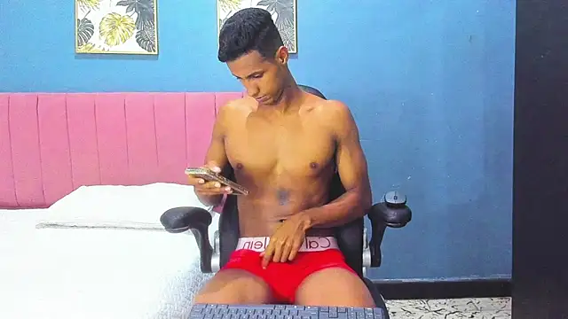 Czat XXX na żywo – tom_strong1