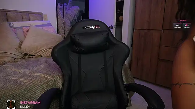 Chat XXX en directo de eimi_spacee