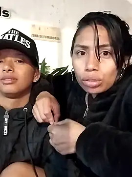 MelanyAndRizooos 现场XXX聊天