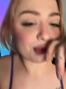 XXX chat uživo modela KellyMoors