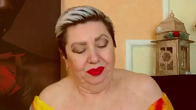 LadyPosh: διαδικτυακό σόου στην κάμερα