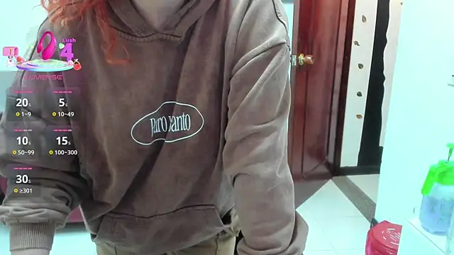 Salomeediaz_ élő XXX-chatje