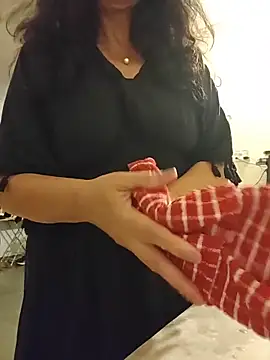 NakedMILFx's Live XXX Chat