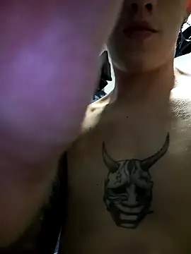 blackninja66: διαδικτυακό σόου στην κάμερα