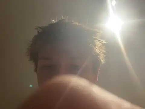 yourwhiteboy1's Live XXX Chat