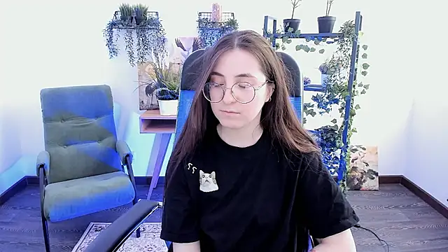 VirtuallVoyant Live XXX Chat