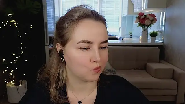 Mira_Mermayd Adlı Modelin Canlı XXX Sohbeti