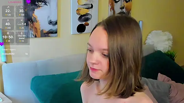 Olivia_Riesz: διαδικτυακό σόου στην κάμερα