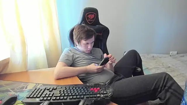 iliaskrislove Adlı Modelin Canlı XXX Sohbeti