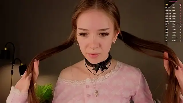 tinyanie 现场XXX聊天